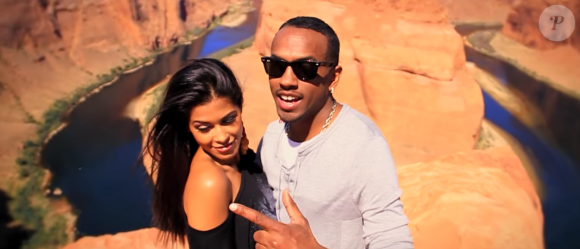 Capture d'écran d'Ayem Nour dans le clip "Toi et moi" de Colonel Reyel, en 2012.