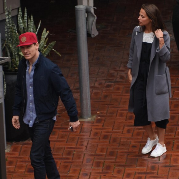 Exclusif - Michael Fassbender et sa compagne Alicia Vikander quittent le Kingpin bowling à Sydney le 4 juin 2016.