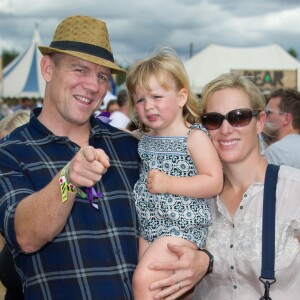 Mia Tindall avec ses parents Mike Tindall et Zara Phillips au Big Feastival à Kingham le 28 août 2016.