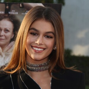 Kaia Gerber (la fille de Cindy Crawford) entourée de sa famille à la première de Sister Cities au théâtre Paramount à Hollywood, le 31 août 2016