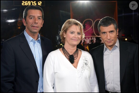 MICHEL CYMES, MARINA CARRERE D'ENCAUSSE ET NAGUI - 20 EME TELETHON 2006 SUR FRANCE 2 08/12/2006 - Paris