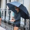 Taylor Swift quitte son cours de gym en minishort sous la pluie à New York le 10 août 2016.