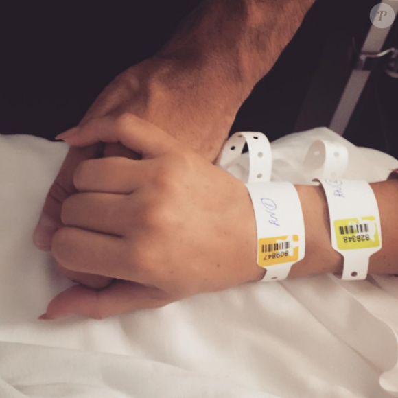 Sidonie Biémont, compagne d'Adil Rami, a accouché le 7 septembre 2016 de jumeaux, Zayn et Madi. Photo Instagram le 7 septembre 2016, pour annoncer la bonne nouvelle.