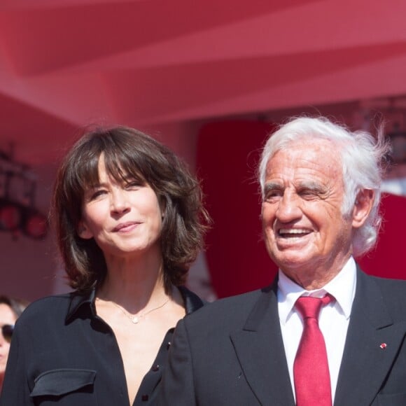 Alberto Barbera et Paolo Baratta aux côtés de Jean-Paul Belmondo et Sophie Marceau sur le tapis rouge du 73e Festival du Film de Venise, la Mostra, pour recevoir le Lion d'Or pour l'ensemble de sa carrière. Le 8 septembre 2016