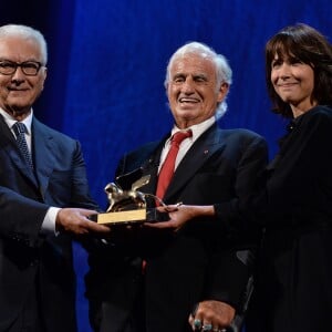 Sophie Marceau, Paolo Baratta, Jean Paul Belmondo - Remise du Lion d'Or à Jean-Paul Belmondo pour l'ensemble de sa carrière lors du 73e Festival du Film de Venise, la Mostra. Le 8 septembre 2016 7