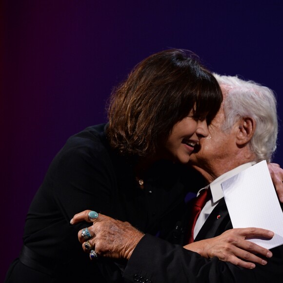 Sophie Marceau, Jean Paul Belmondo - Remise du Lion d'Or à Jean-Paul Belmondo pour l'ensemble de sa carrière lors du 73e Festival du Film de Venise, la Mostra. Le 8 septembre 2016