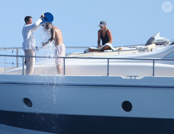 Semi Exclusif - Justin Bieber et sa compagne Sofia Richie en vacances sur un yacht à Los Cabos au Mexique le 29 août 2016.