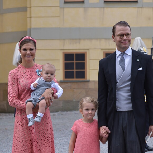La princesse Estelle de Suède avec ses parents Victoria et Daniel et son frère le prince Oscar  lors du baptême du prince Alexander à Stockholm le 9 septembre 2016.