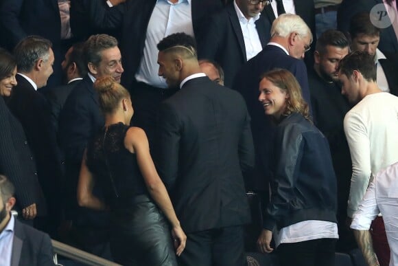 Nicolas Sarkozy, Tony Yoka et sa compagne Estelle Mossely, Pierre Sarkozy, Louis Sarkozy au match de Ligue des champions Psg contre Arsenal au Parc des Princes à Paris le 13 septembre 2016. © Cyril Moreau/Bestimage