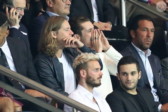 Pierre Sarkozy et Louis Sarkozy, Matt Pokora (M. Pokora), Malik Bentalha au match de Ligue des champions Psg contre Arsenal au Parc des Princes à Paris le 13 septembre 2016. © Cyril Moreau/Bestimage