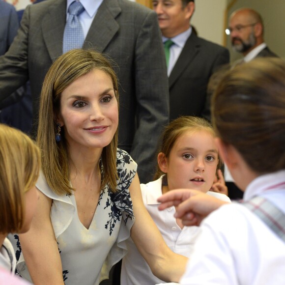 La reine Letizia d'Espagne inaugurait officiellement l'année scolaire 2016-2017 à l'école Ginés Morata d'Almeria, en Andalousie, le 13 septembre 2016.