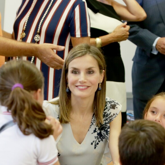 La reine Letizia d'Espagne inaugurait officiellement l'année scolaire 2016-2017 à l'école Ginés Morata d'Almeria, en Andalousie, le 13 septembre 2016.