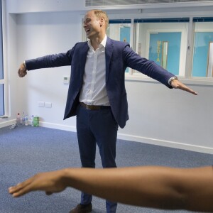 Le prince William, duc de Cambridge, en visite à la Caius House, un centre pour les jeunes à Londres dans le quartier de Battersea le 14 septembre 2016.