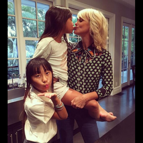 Laeticia Hallyday et ses filles Jade et Joy, sur Instagram. Septembre 2016.