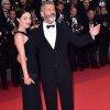 Mel Gibson et sa compagne de 26 ans Rosalind Ross - Montée des marches de la cérémonie de clôture du 69e Festival International du Film de Cannes. Le 22 mai 2016. © Giancarlo Gorassini/Bestimage