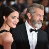 Mel Gibson et sa compagne Rosalind Ross (qui attend son premier enfant) - Montée des marches de la cérémonie de clôture du 69e Festival International du Film de Cannes. Le 22 mai 2016. © Giancarlo Gorassini/Bestimage