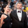 Mel Gibson et sa compagne Rosalind Ross - Montée des marches de la cérémonie de clôture du 69e Festival International du Film de Cannes. Le 22 mai 2016. © Olivier Borde-Cyril Moreau/Bestimage