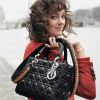 Actrice oscarisée et égérie de la campagne Lady Dior de Christian Dior présentée au printemps 2016. Marion Cotillard est une habituée des grands rôles comme de la maison de couture parisienne.