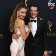 Sofia Vergara et son fils Manolo Gonzalez-Ripoll Vergara - 68ème cérémonie des Emmy Awards au Microsoft Theater à Los Angeles, le 18 septembre 2016.