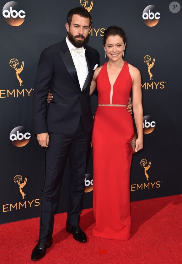 Tom Cullen et Tatiana Maslany - 68ème cérémonie des Emmy Awards au Microsoft Theater à Los Angeles, le 18 septembre 2016.