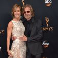Felicity Huffman et William H. Macy - 68ème cérémonie des Emmy Awards au Microsoft Theater à Los Angeles, le 18 septembre 2016.