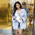 Kim Kardashian à la sortie du restaurant Nobu avec son ami Jonathan Cheban à New York, le 6 septembre 2016.
