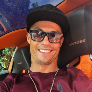 Cristiano Ronaldo, selfie dans sa Lamborghini après l'entraînement, photo Instagram septembre 2016.