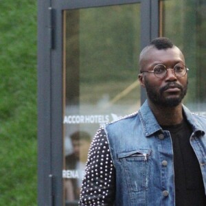 Exclusif - Djibril Cissé et sa compagne Marie-Cécile Lenzini arrivent au concert de Justin Bieber à l'AccorHotels Arena à Paris dans le cadre de sa tournée "Purpose World Tour", le 20 septembre 2016.