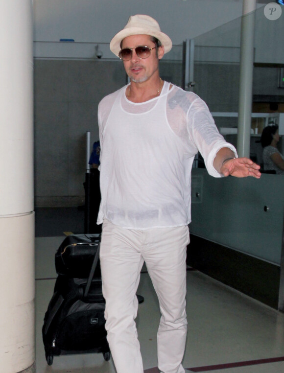 Brad Pitt à son arrivée à l'aéroport de Los Angeles le 24 juillet 2016.
