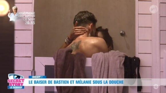 Mélanie et Bastien passent un moment torride sous la douche, dans "Secret Story 10", mercredi 21 septembre 2016, sur NT1