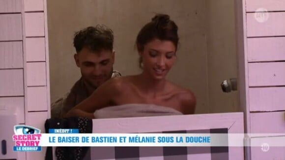 Mélanie et Bastien sous la douche, dans "Secret Story 10", mercredi 21 septembre 2016, sur NT1