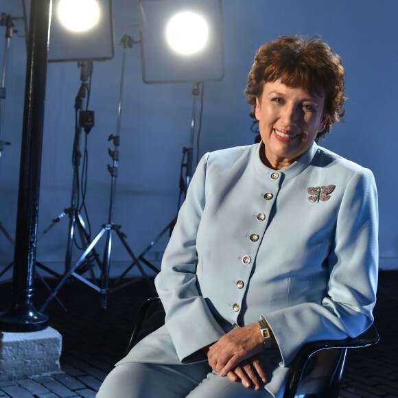 Exclusif - Roselyne Bachelot-Narquin lors du tournage de l'émission "Animaux Stars" présentée par Bernard Montiel à Paris le 27 octobre 2015 - © Giancarlo Gorassini / Bestimage