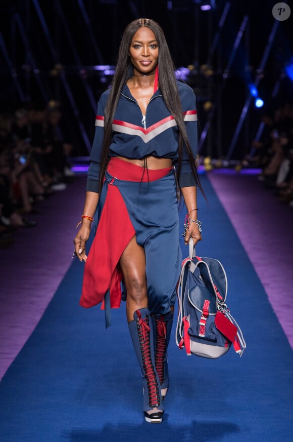 Naomi Campbell - Défilé de mode Versace collection prêt-à-porter Printemps/Eté 2017 à Milan, le 23 septembre 2016.
