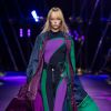 Edie Campbell - Défilé de mode Versace collection prêt-à-porter Printemps/Eté 2017 à Milan, le 23 septembre 2016.