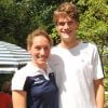 Camille Muffat et Yannick Agnel posent au Club Lagardère, le 12 juin 2014