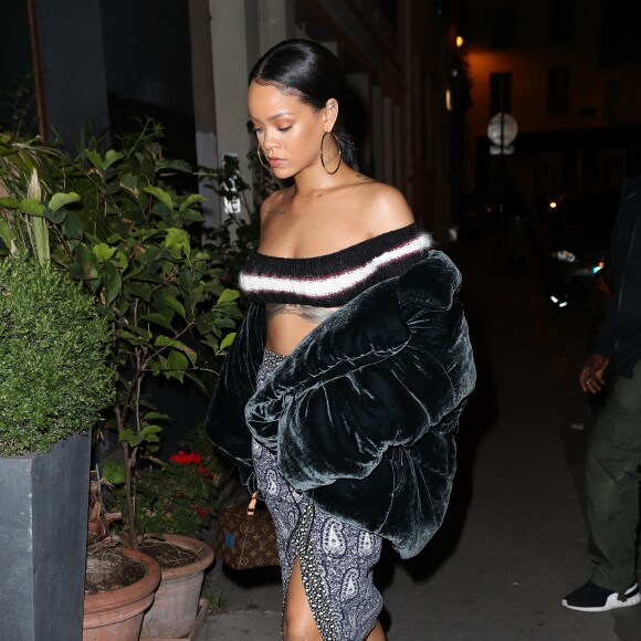 Rihanna arrive en rendez-vous dans un studio photo à Paris le 26 septembre 2016. © Cyril Moreau / Bestimage
