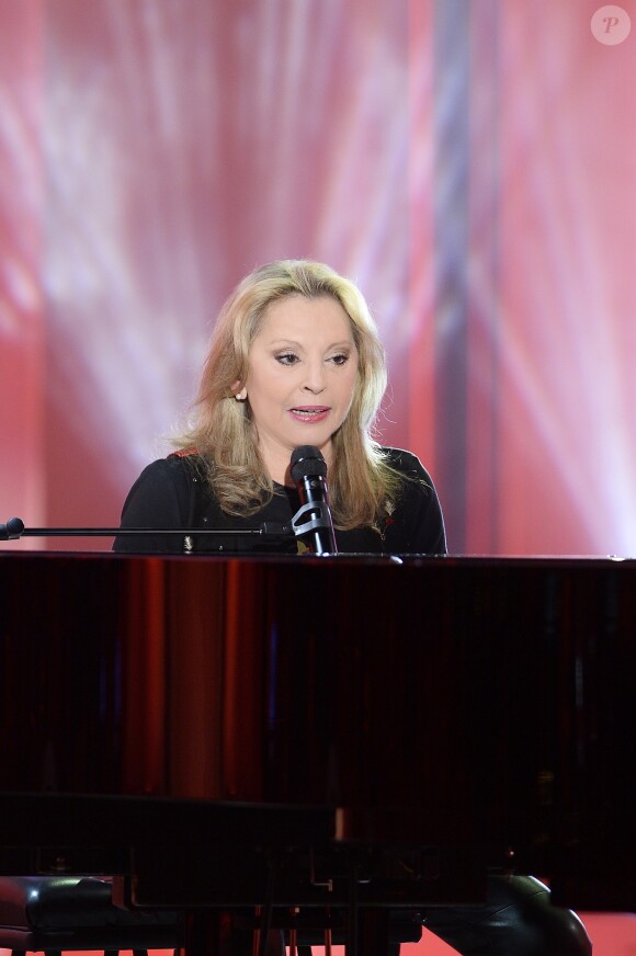 Véronique Sanson lors de l'Enregistrement de l'émission "Vivement Dimanche", qui sera diffusée le 26 avril 2015. Le 22 avril 2015