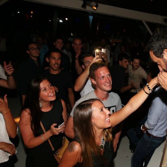 Exclusif - Cyril Hanouna - A l'occasion de son 42ème anniversaire, Cyril Hanouna à fait la surprise au public et chroniqueurs de "Touche pas à mon poste" d'emmener tout le monde, aprés l'émission, à Palma de Majorque pour faire la fête dans la célébre discothéque "Le Pacha" Palma de Majorque, le 22 Septembre 2016