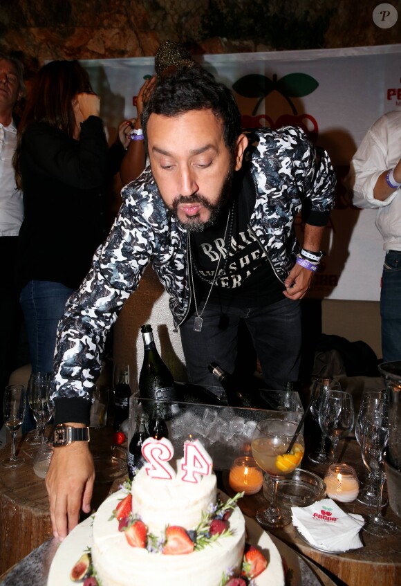 Exclusif - Cyril Hanouna - A l'occasion de son 42ème anniversaire, Cyril Hanouna à fait la surprise au public et chroniqueurs de "Touche pas à mon poste" d'emmener tout le monde, aprés l'émission, à Palma de Majorque pour faire la fête dans la célébre discothéque "Le Pacha" Palma de Majorque, le 22 Septembre 2016
