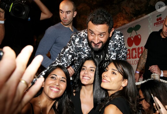 Exclusif - Cyril Hanouna - A l'occasion de son 42ème anniversaire, Cyril Hanouna à fait la surprise au public et chroniqueurs de "Touche pas à mon poste" d'emmener tout le monde, aprés l'émission, à Palma de Majorque pour faire la fête dans la célébre discothéque "Le Pacha" Palma de Majorque, le 22 Septembre 2016