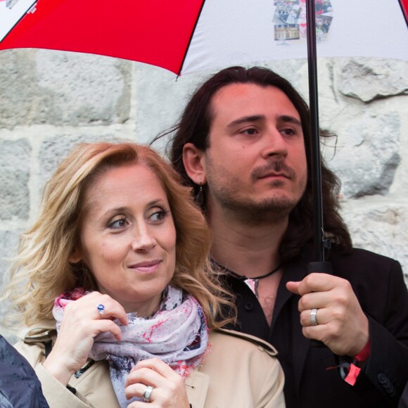 Lara Fabian et son mari Gabriel Di Giorgio assistent à la ducasse de Mons en Belgique, le 22 mai 2016