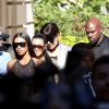 Kim Kardashian, sa soeur Kourtney, leur mère Kris Jenner et son compagnon Corey Gamble arrivent à l'hôtel Potocki pour assister au défilé Balmain. Paris, le 29 septembre 2016.