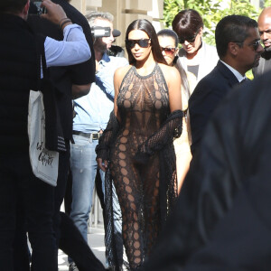 Kim, Kourtney Kardashian, Kris Jenner et Corey Gamble à Paris, le 29 septembre 2016.