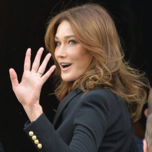 Carla Bruni-Sarkozy - Arrivées au défilé de mode prêt-à-porter printemps-été 2017 "Balmain" à Paris. Le 29 septembre 2016