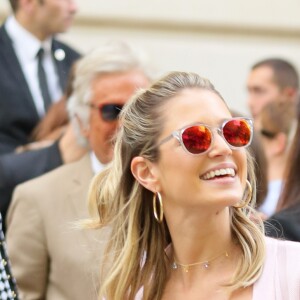 Helena Bordon - Arrivées au défilé de mode prêt-à-porter printemps-été 2017 "Balmain" à Paris. Le 29 septembre 2016