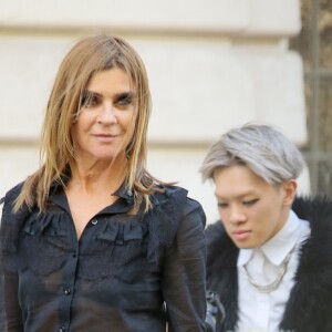 Carine Roitfeld - Arrivées au défilé de mode prêt-à-porter printemps-été 2017 "Balmain" à Paris. Le 29 septembre 2016