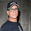 Jean-Claude Van Damme sort du Warwick nightclub à Hollywood, le 1er avril 2015.