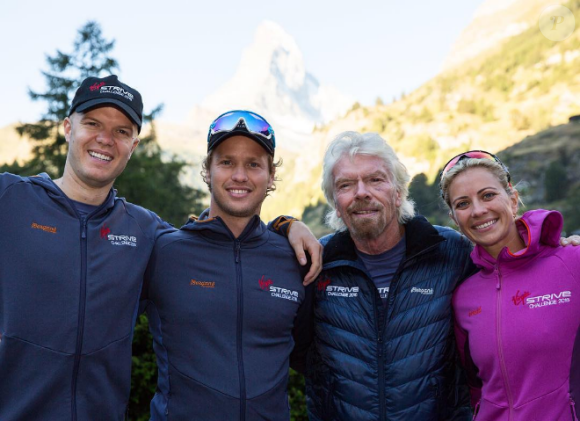 Sam, Richard et Holly Branson avec Noah Devereux (à gauche) lors du Virgin Strive Challenge 2016, en septembre 2016 en Suisse. Instagram Holly Branson.
