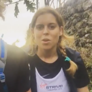 Sam Branson et la princesse Beatrice d'York lors de leur ascension de l'Etna au dernier jour du Virgin Strive Challenge 2016, le 29 septembre 2016 en Sicile. Instagram de Sam Branson.