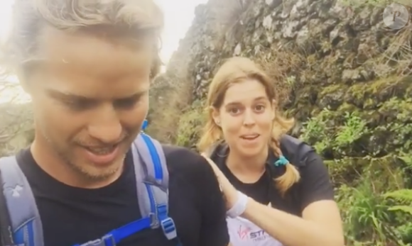 Sam Branson et la princesse Beatrice d'York lors de leur ascension de l'Etna au dernier jour du Virgin Strive Challenge 2016, le 29 septembre 2016 en Sicile. Instagram de Sam Branson.